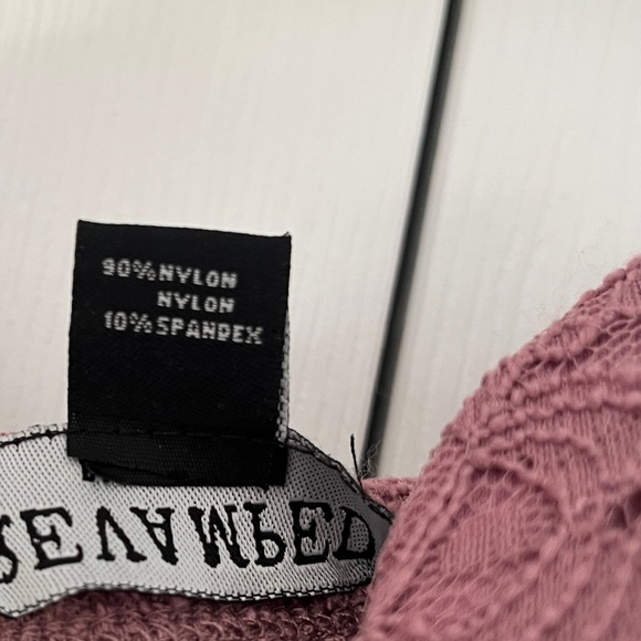 Revamped | V Front Top - Picture 5 of 6